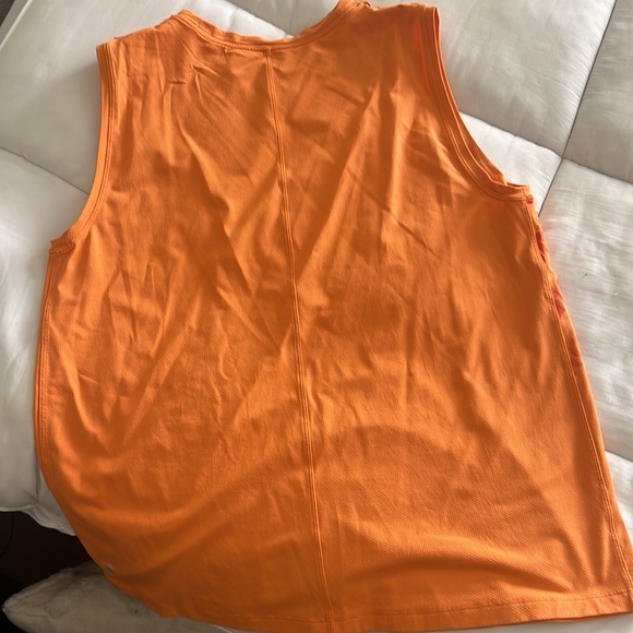 Lululemon tank - Picture 2 of 3